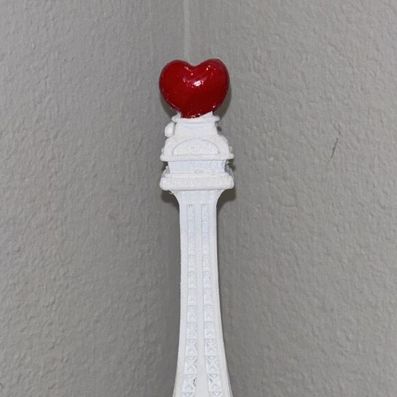 Cupcakes & Cashmere Eiffel Tower White with Red Heart Valentine's Day Statue NEW - Picture 2 of 6